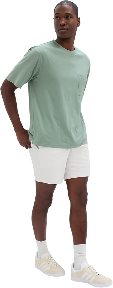 GAP Men's Everyday Soft Relaxed Pocket T-shirt